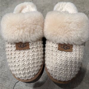 UGG Cozy Slipper